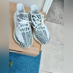 YEEZY 350 BOOST ZEBRA